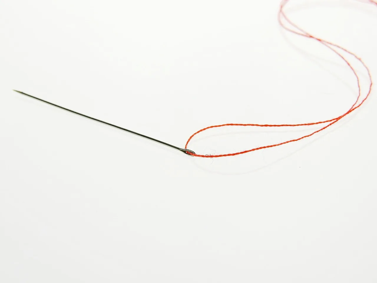 yarn, thread, sew, sewing thread, twisted, haberdashery, fashion, design, needlework, schneider, craft, sewing supplies, sewing accessories, sewing kits, tailoring, creative, needle, sewing needle, yarn, thread, needle, needle, needle, needle, needle, sewing needle, sewing needle, sewing needle. How to care for work dresses, check them before buying, and repair them