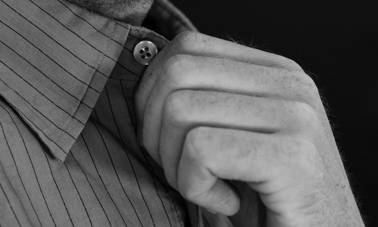 hand, shirt, clothing, modern, men's suit, clothes, elegant, to buy, material, black and white, shirt, shirt, shirt, shirt, shirt. Men's business casual: few variables, register errors, fit and fabric