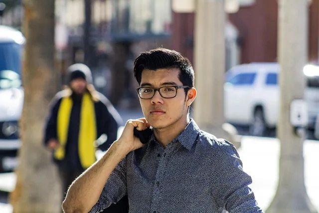 model, hair, downtown, portrait, teenager, male, headshot, headshot, headshot, headshot, headshot, headshot. Headshots and presentation: the neckline, jacket and tone