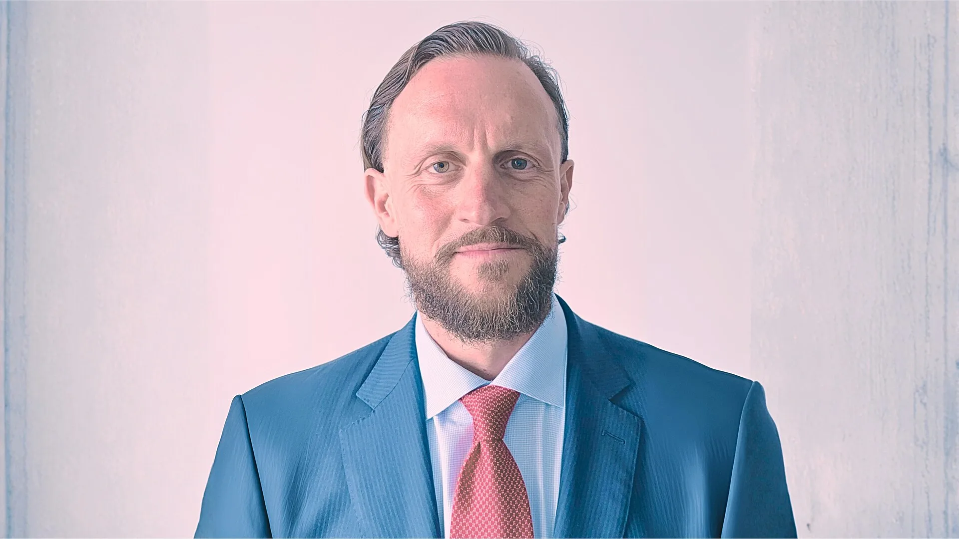 Professional headshot of hedge fund manager Gregory Blotnick. The costliest headshots and presentation mistakes, explained