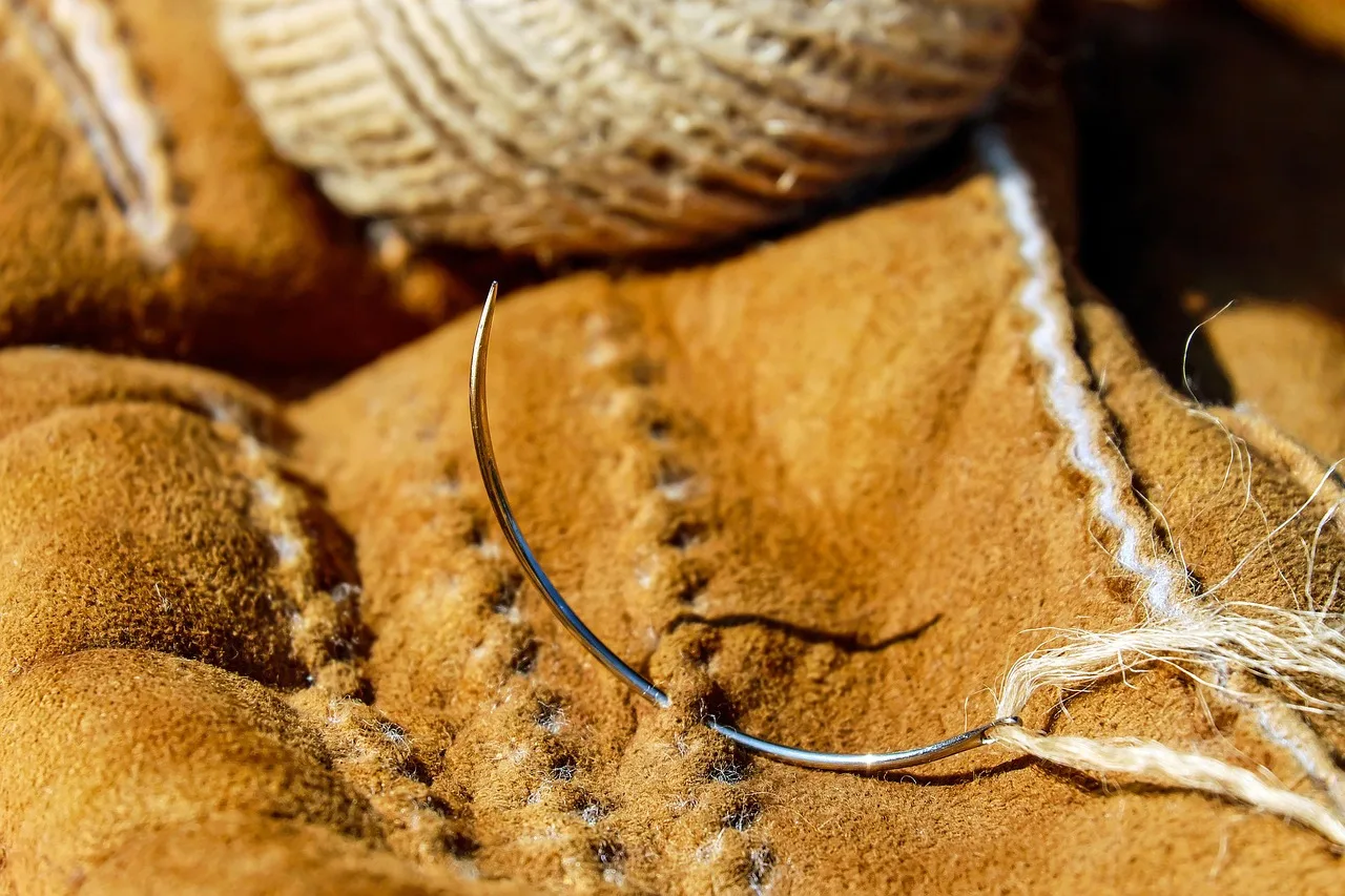 needle, circular needle, metal, line, leather, sew, leather, leather, leather, leather, leather. How to choose work shoes: roles, rotation and wear counts