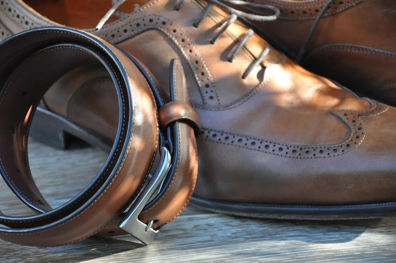 belt, menswear, man, male, clothing, fashion, suit, formal, shirt, modern, clothes, men, dress, shopping, accessory, businessman, style, shoes, dress shoes, professional, business, belt, belt, belt, belt, belt, suit, clothes, shoes, dress shoes, dress shoes, dress shoes. How to inspect men's professional wear twice a year: four wear points and what to fix, demote or replace