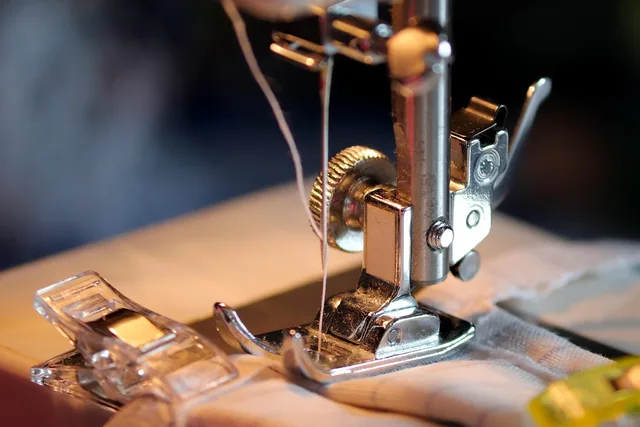 sewing machine, sewing machine needle, sewing needle, presser foot, the presser foot holder, presser foot device, stitch plate, metal, share, thread, thread guide, craft, textile, homework, hobby, sew, nähkunst, sewing class, profession, handwork, technology, sewing machine, sewing machine, sewing machine, sewing machine, sewing machine. Work dresses examples worth copying, and why