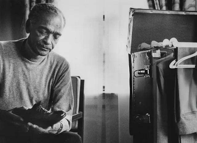 Award-winning tap dancer Charles 'Honi' Coles carefully checks over his dancing shoes. Hoofer 'Honi' Coles tapping his way back into limelight By Doris G. Worsham The Tribune In Francis Ford Coppola's otherwise dismal 1984 film, "'The Cotton Club," Charles "Honi" Coles' becomes a dancing dervish of. Twenty working days and what each one demands of your work shoes